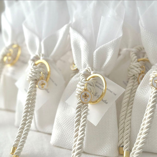 Jute bag with rope cross keyring, organza and 5 sugared almonds
